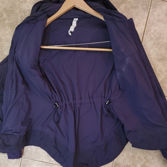 - Lululemon Spring Forward Kanoko Twist Jacket - Picture 5 of 13